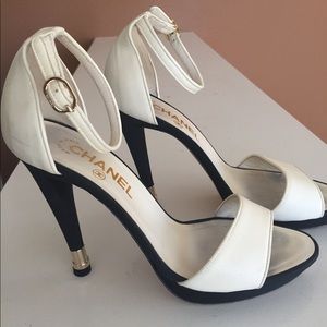 Chanel heels white & black